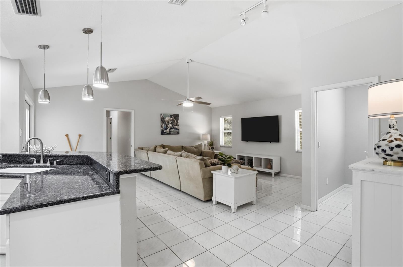 610 Woodview Way Property Photo 13