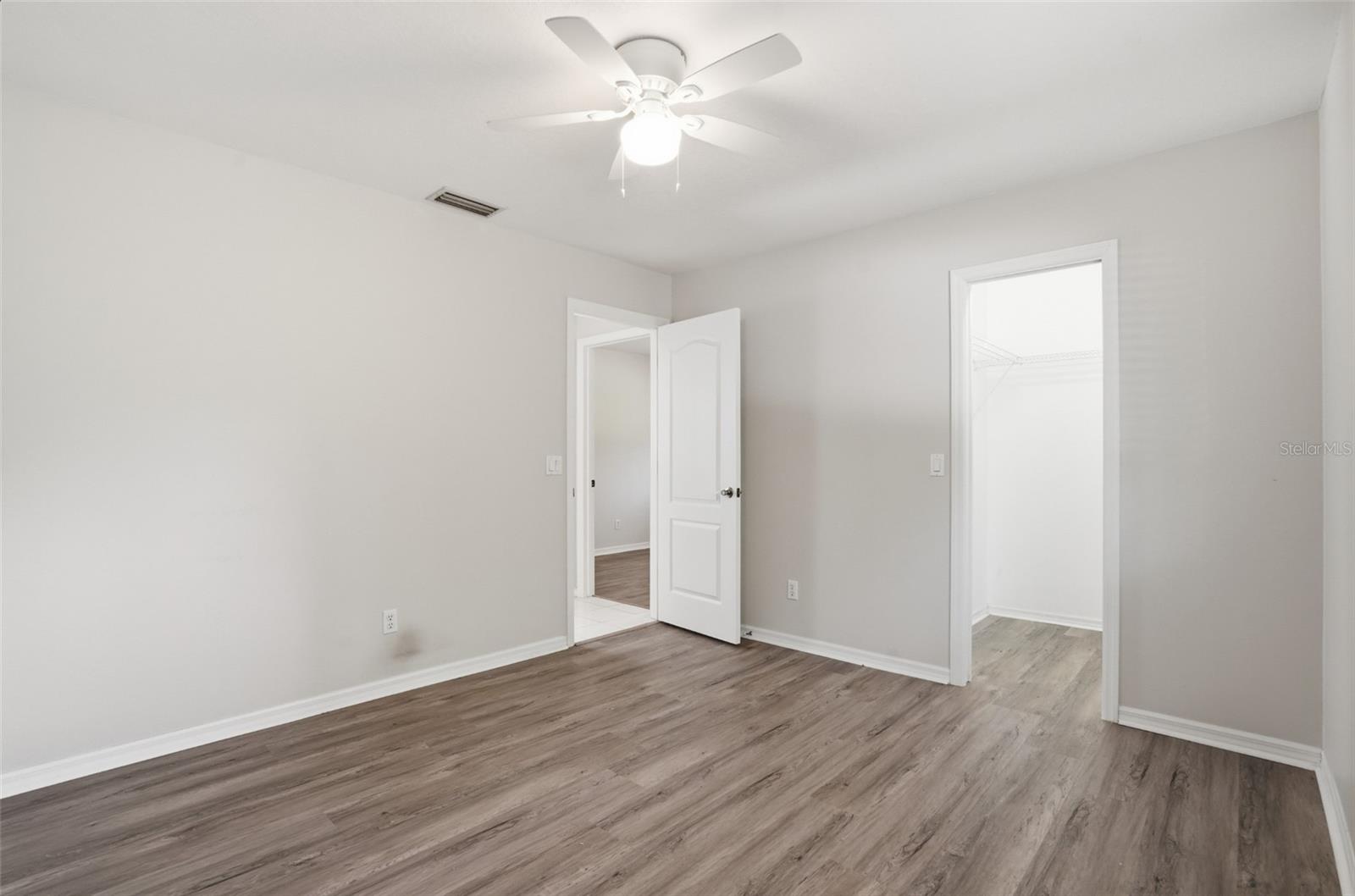 610 Woodview Way Property Photo 38