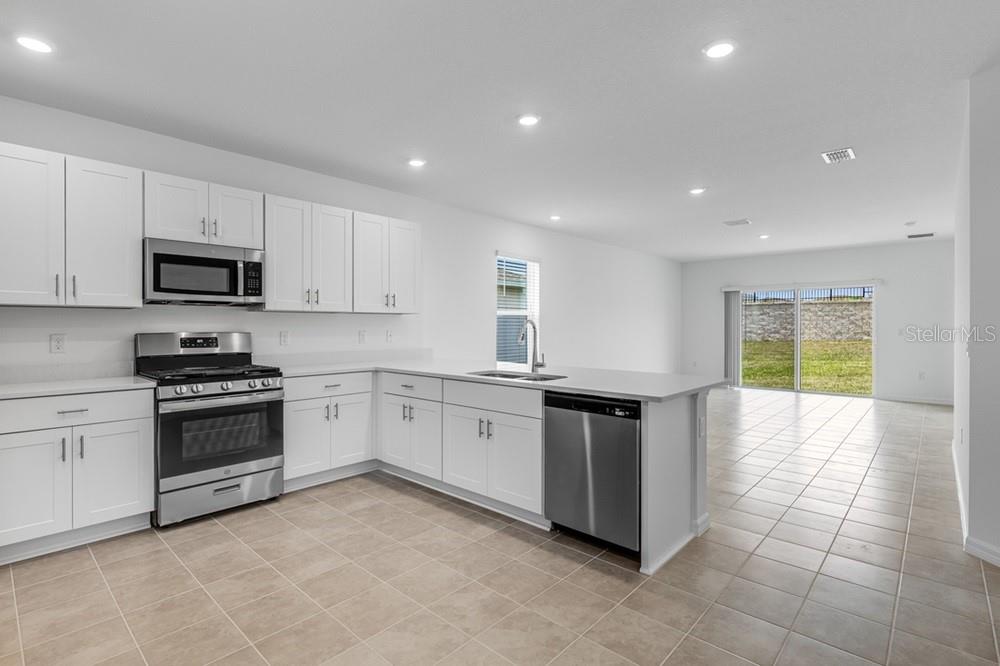 13803 Shellmore Ave Property Photo 6