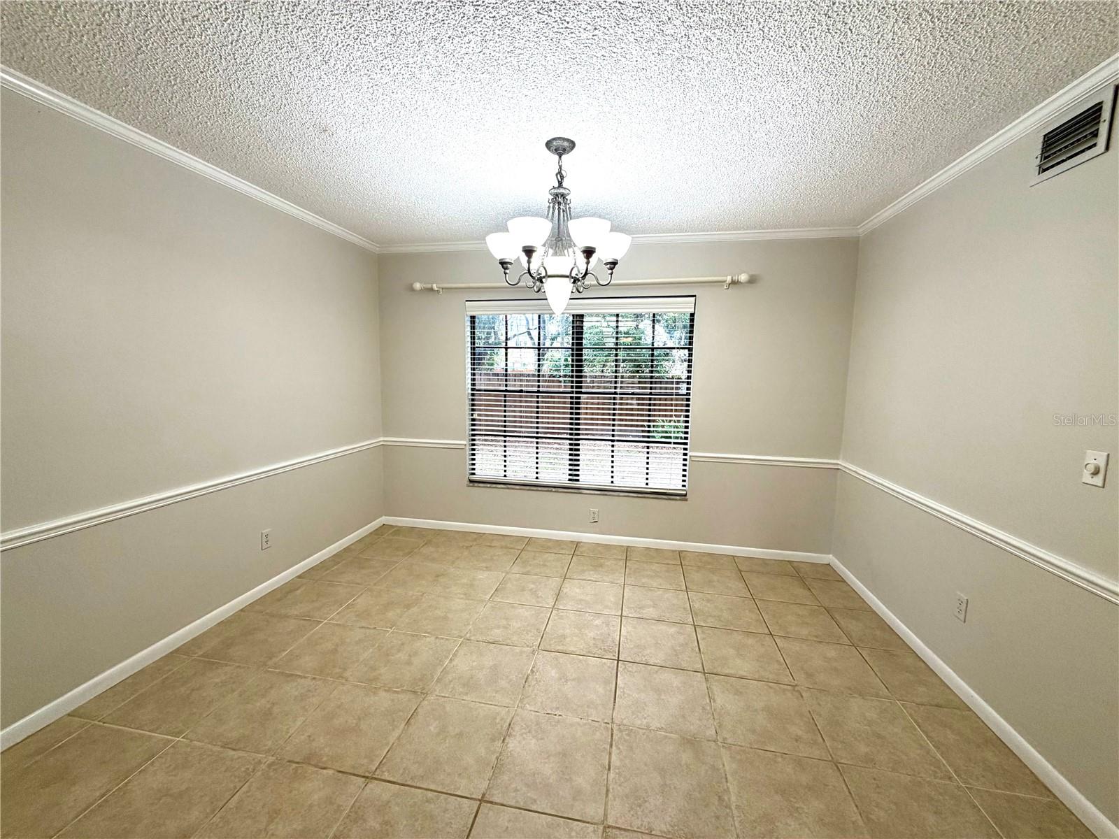 14904 Lake Forest Dr Property Photo 6