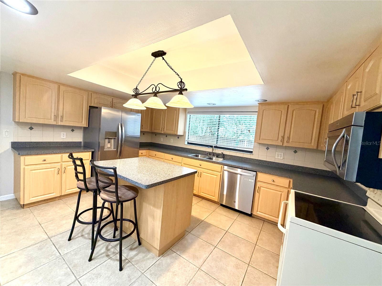 14904 Lake Forest Dr Property Photo 7