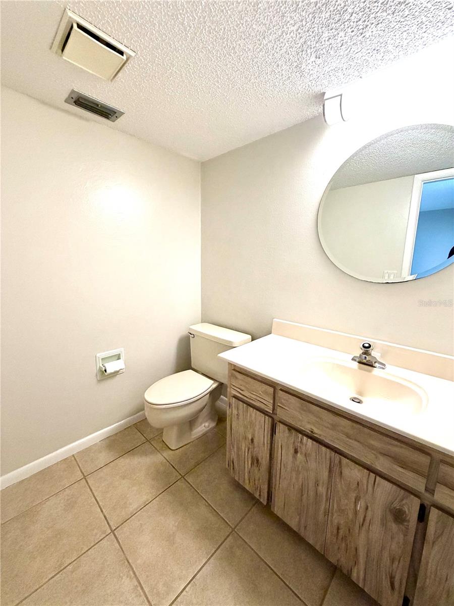 14904 Lake Forest Dr Property Photo 9