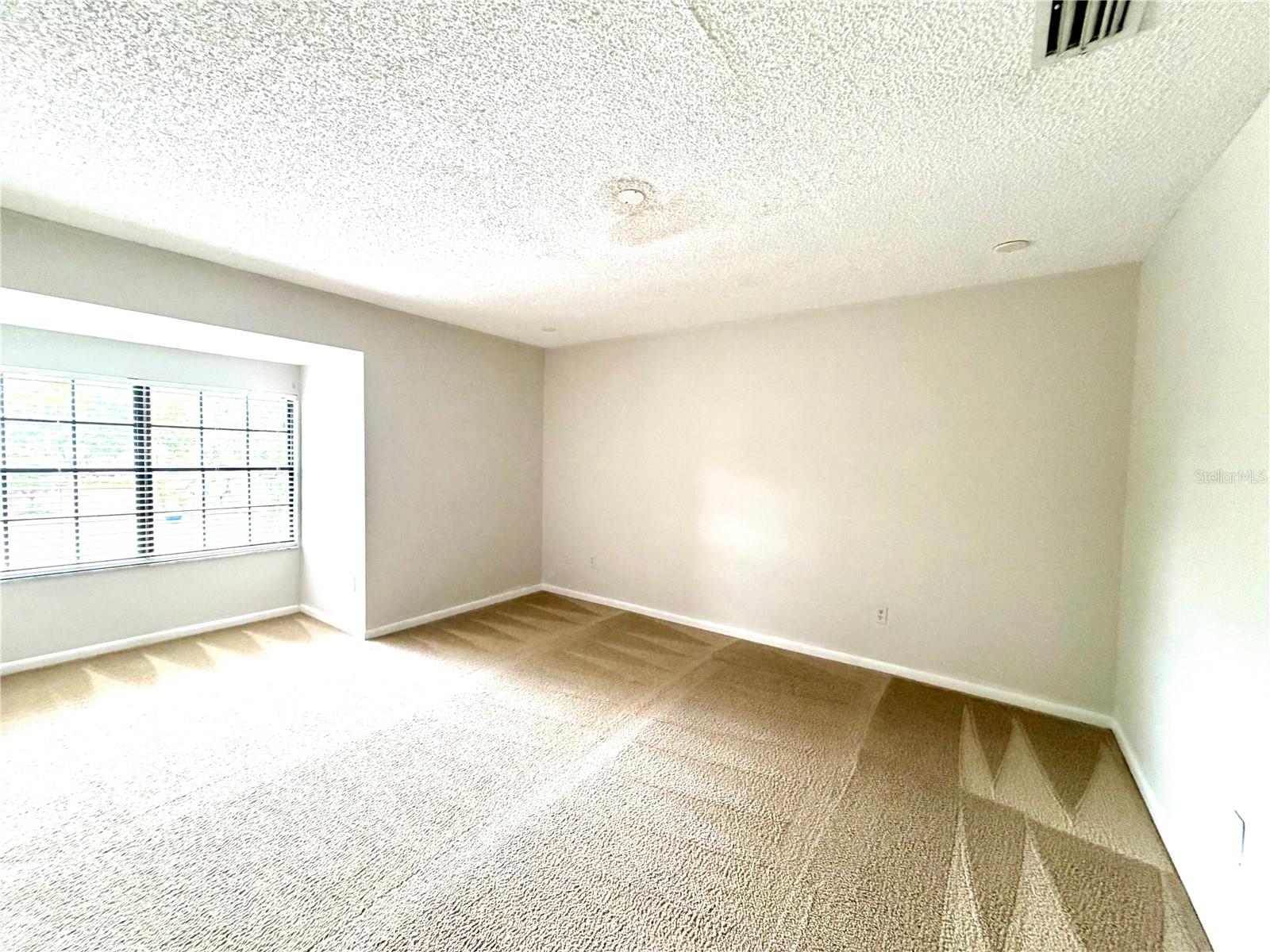 14904 Lake Forest Dr Property Photo 10