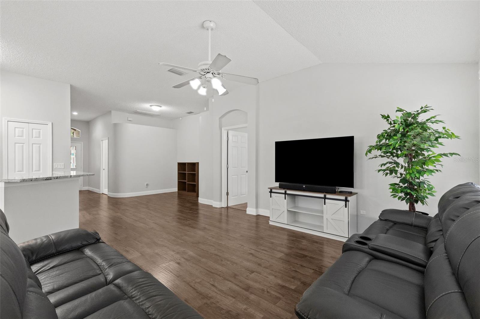 4508 New Dawn Ct Property Photo 8