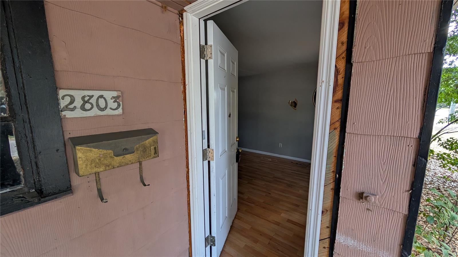 2801 W Cleveland St Property Photo 3