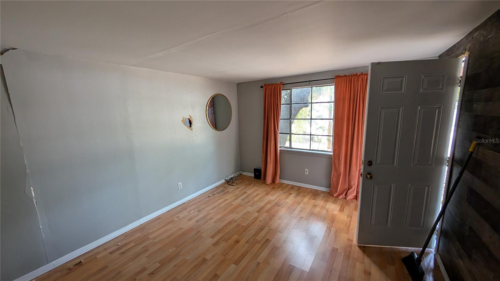 2801 W Cleveland St Property Photo 6