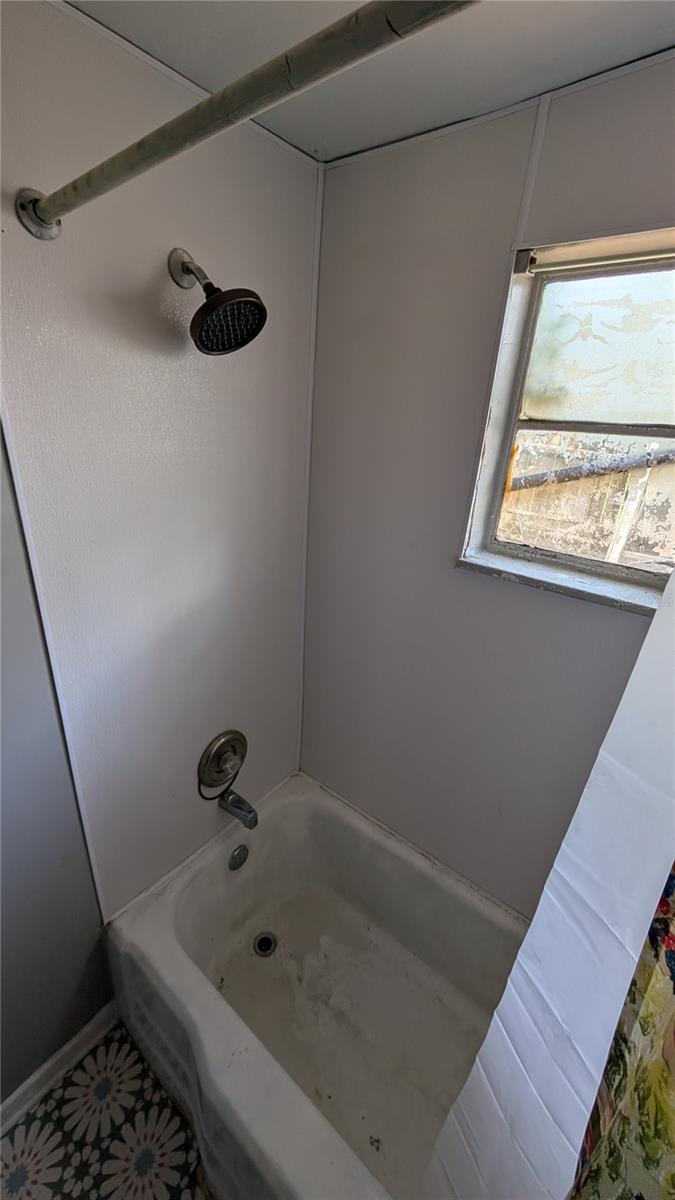 2801 W Cleveland St Property Photo 21