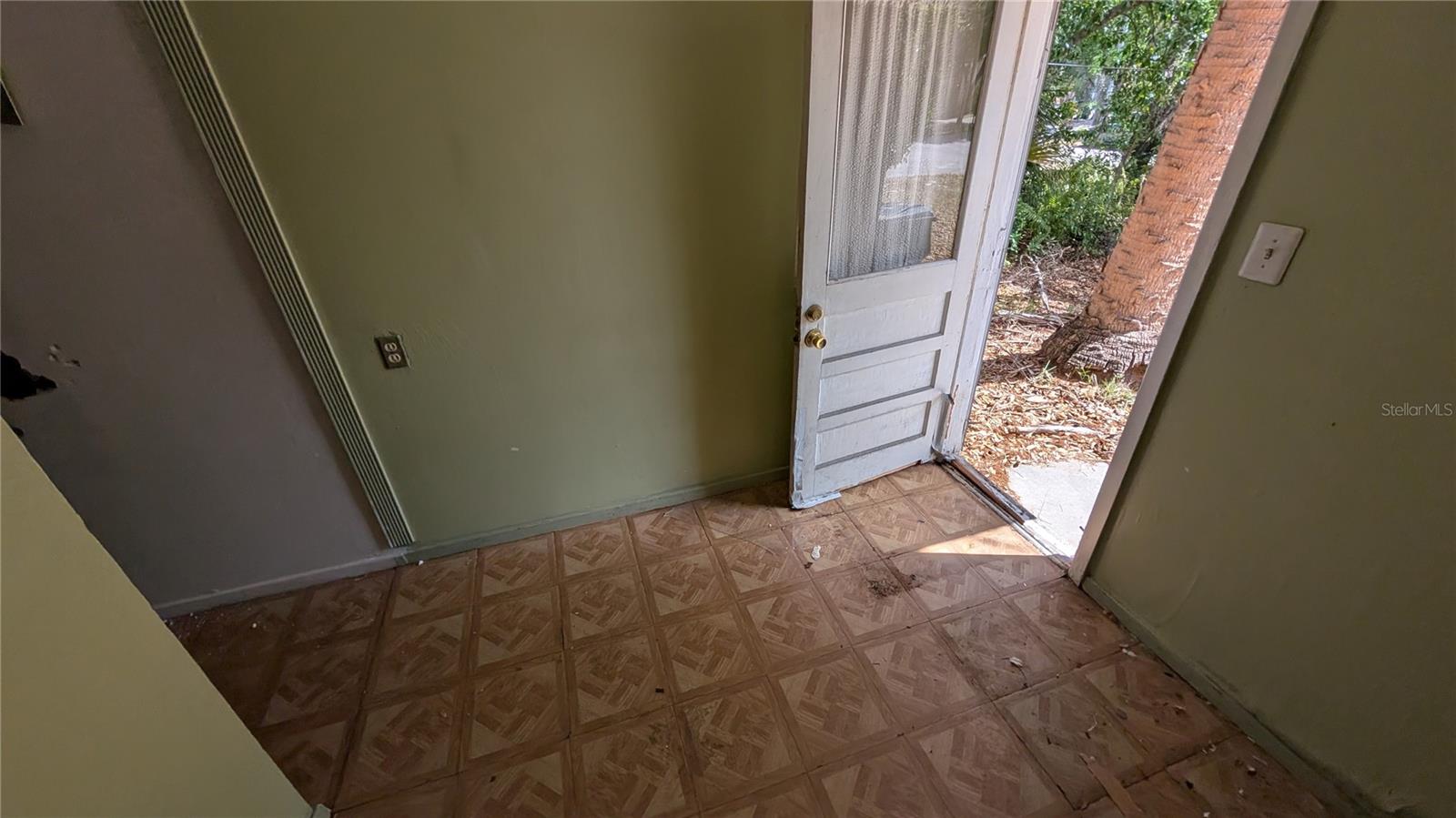 2801 W Cleveland St Property Photo 30