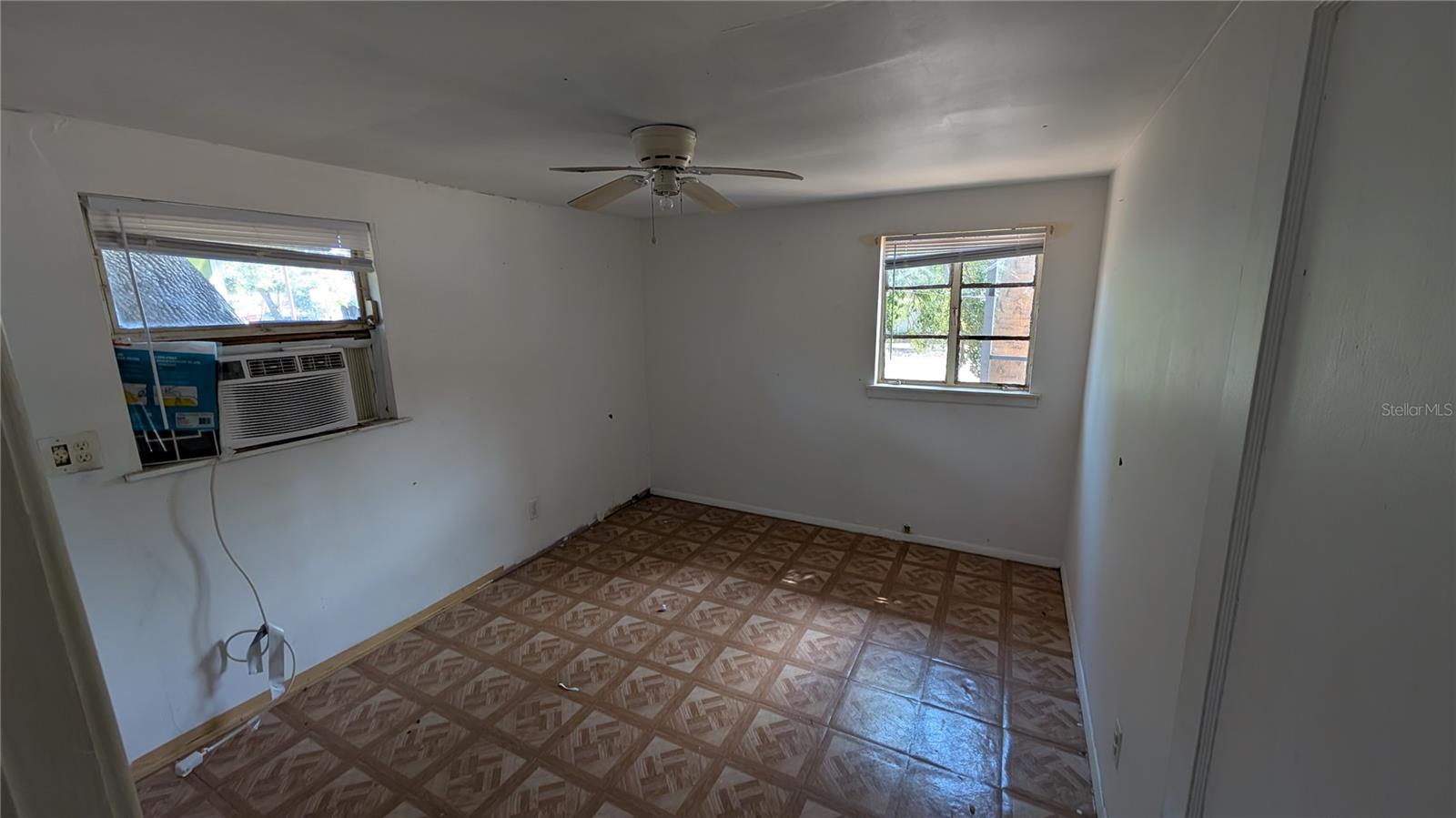 2801 W Cleveland St Property Photo 37