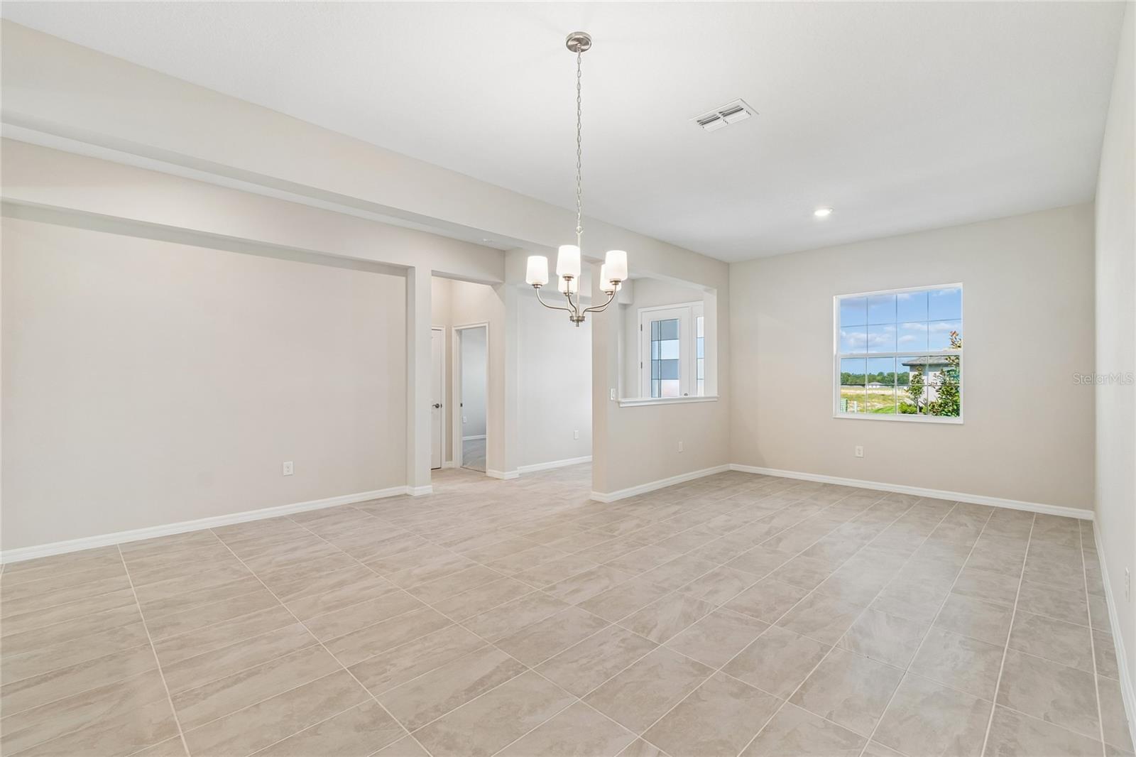 12610 Kelly Ann Loop Property Photo 6