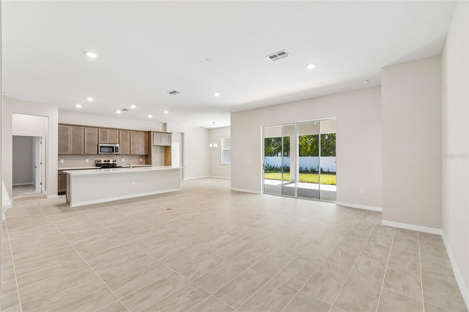 12610 Kelly Ann Loop Property Photo 8