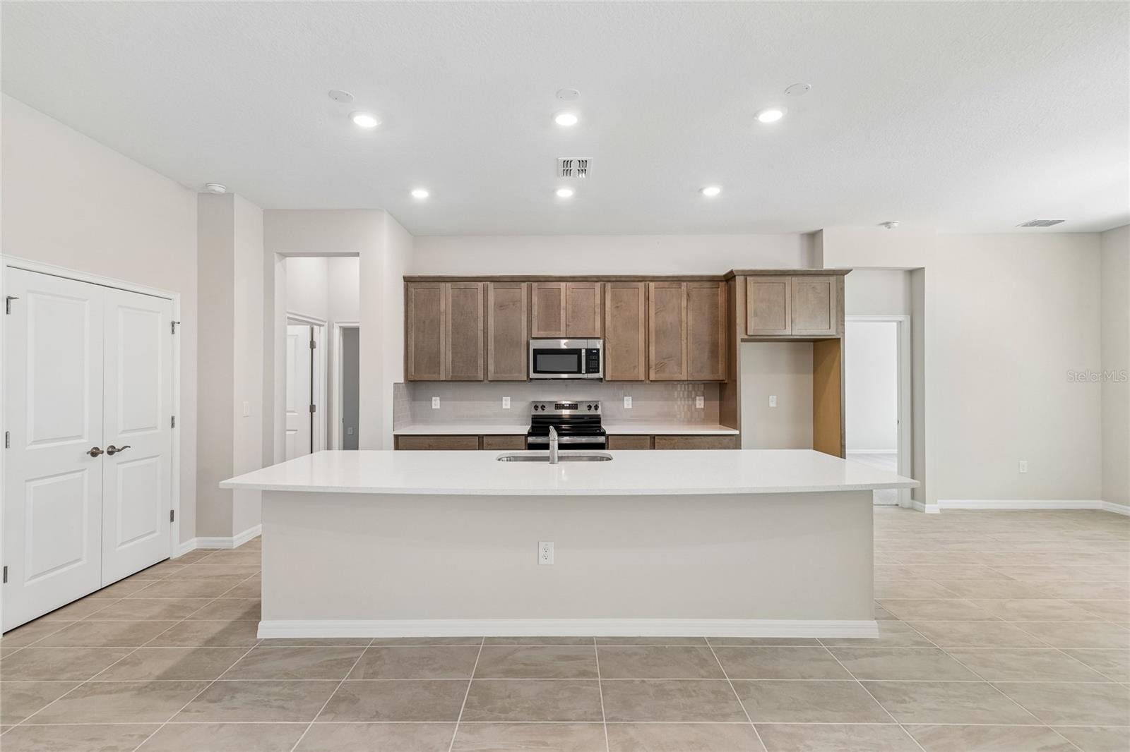12610 Kelly Ann Loop Property Photo 10