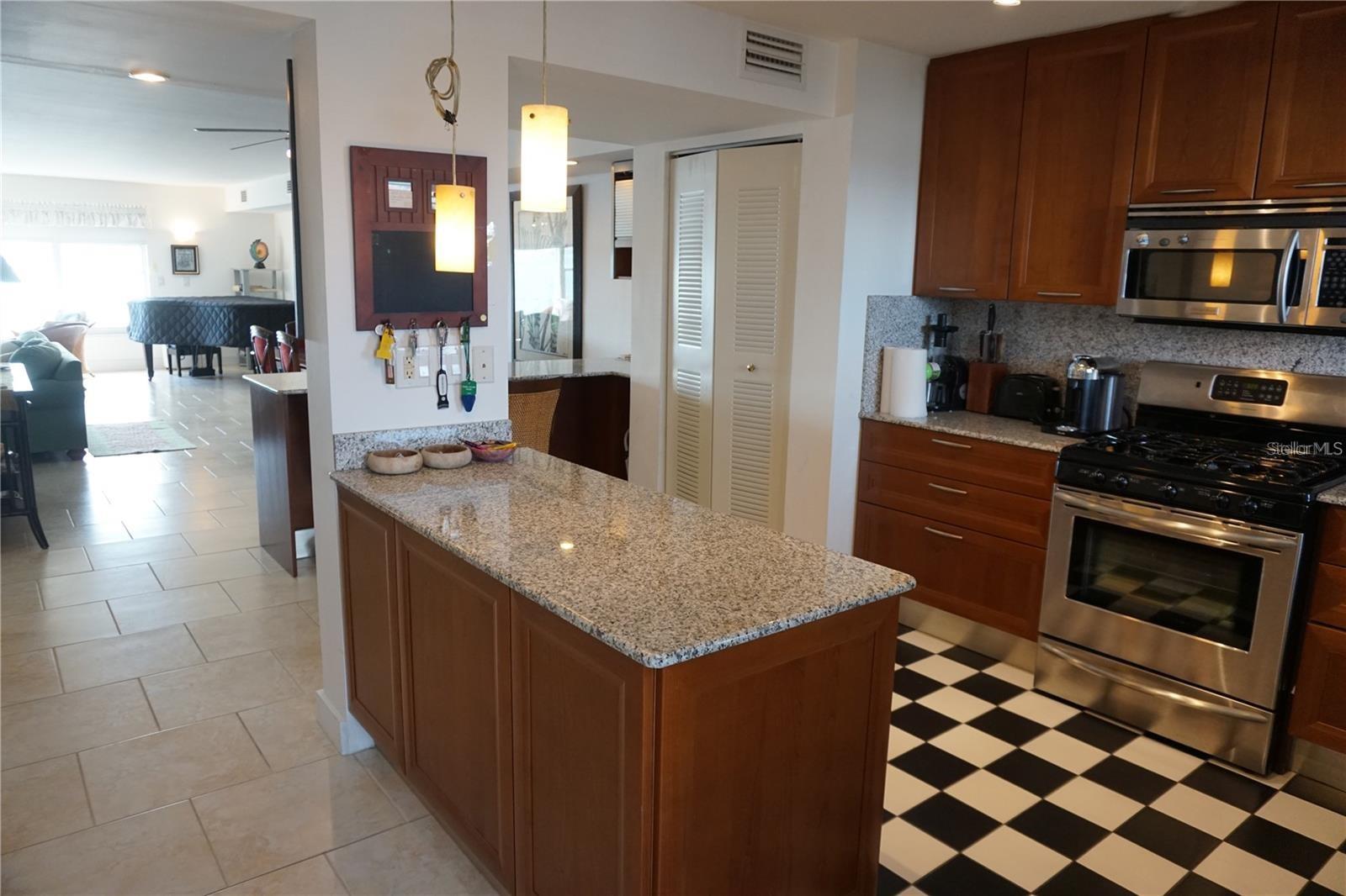 5900 Shore Blvd S #402 Property Photo 7