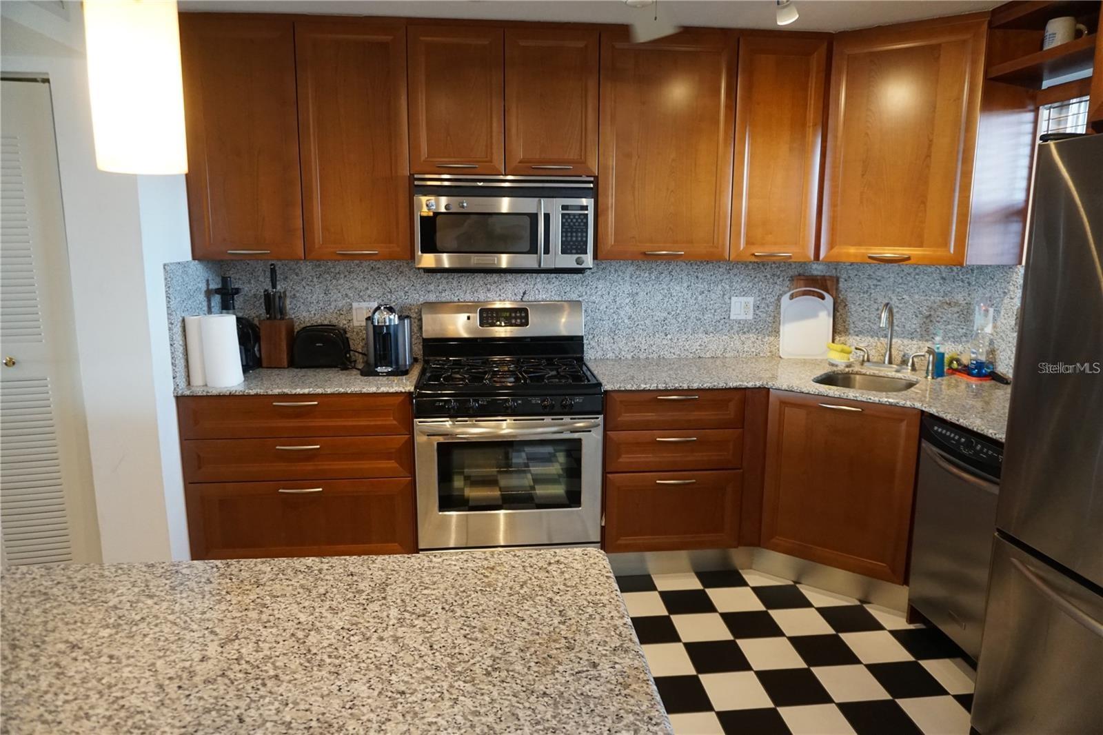 5900 Shore Blvd S #402 Property Photo 8