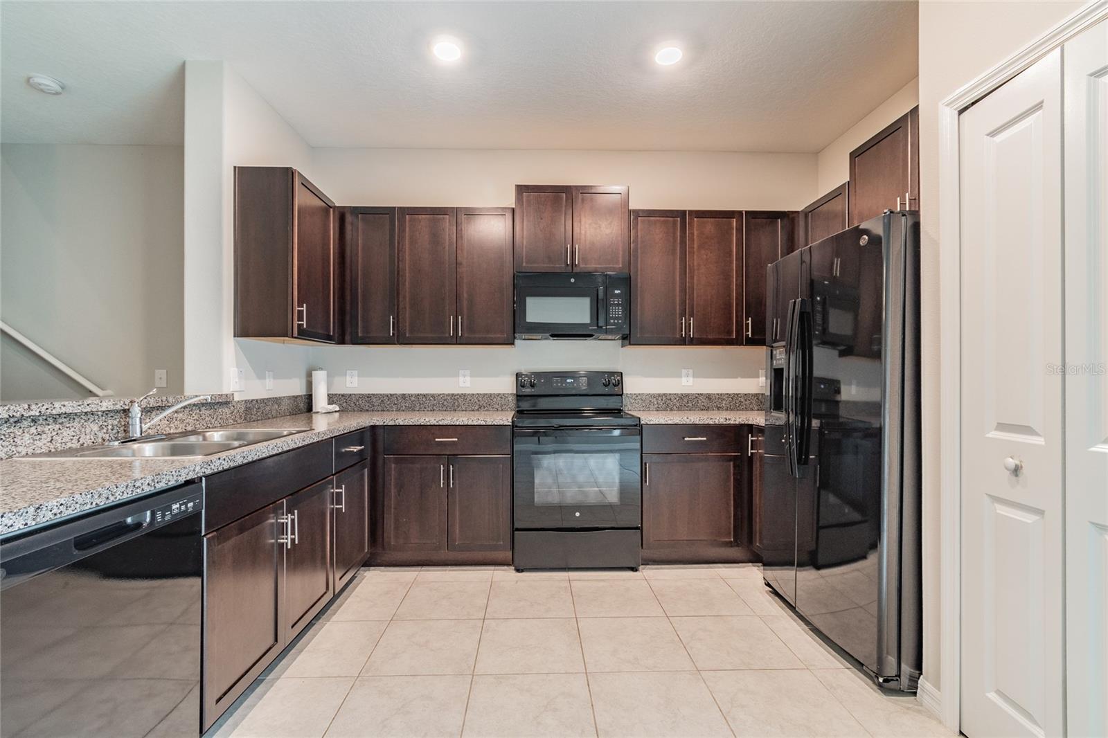 7221 Sweet Alyssum Ct Property Photo 4