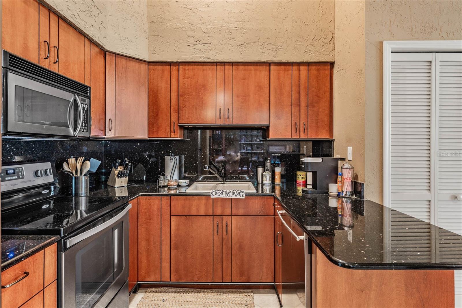 18707 Pepper Pike Property Photo 60