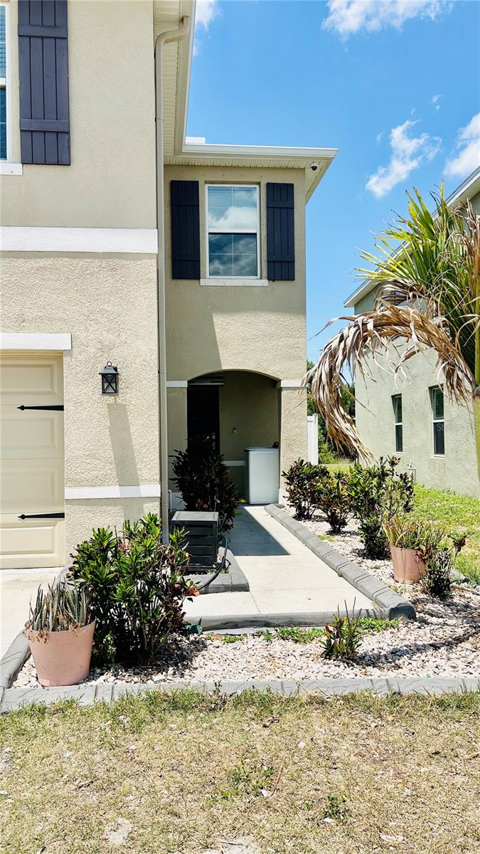 11152 Leland Groves Dr Property Photo 2