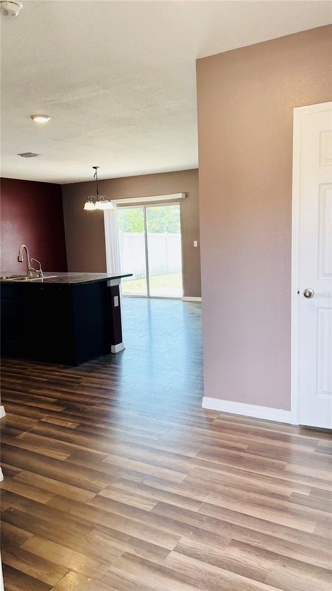 11152 Leland Groves Dr Property Photo 4