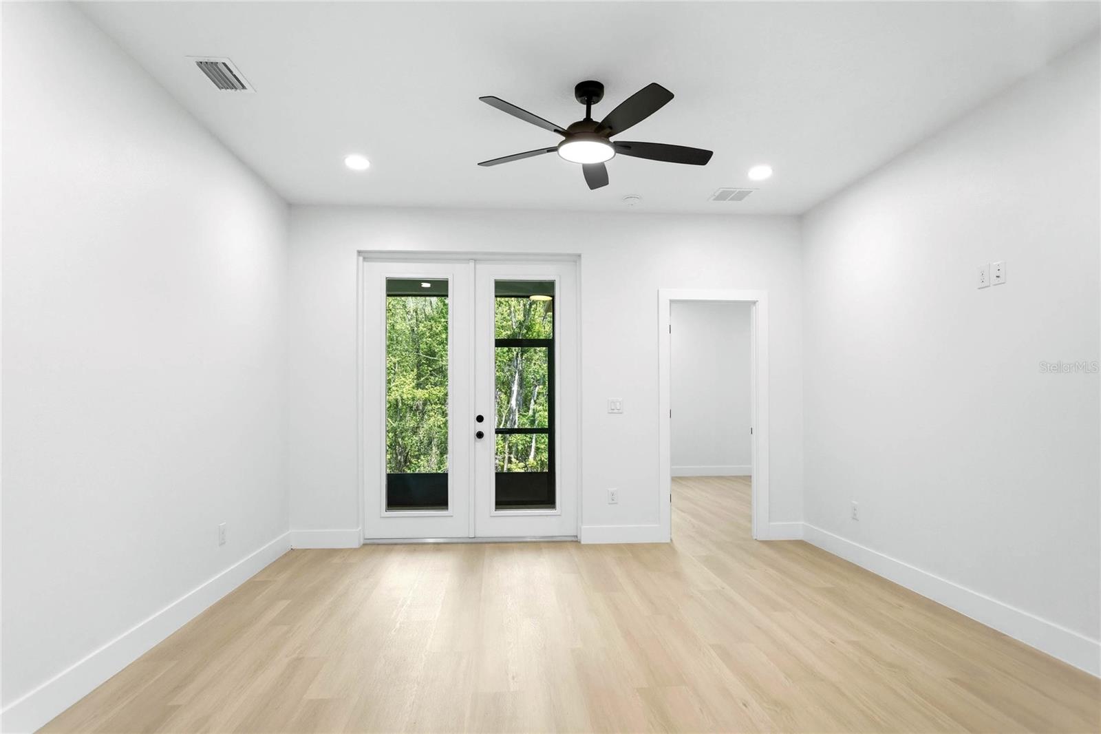 126 Canby Cir Property Photo 14