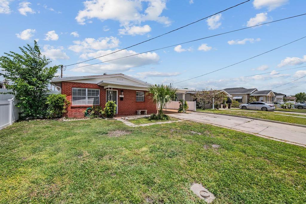 2709 W Abdella St Property Photo 3