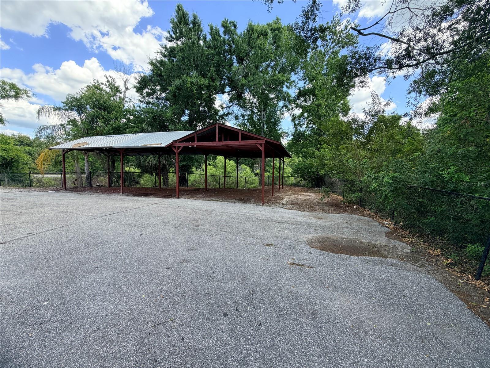 18843 N 41 Hwy Property Photo 7
