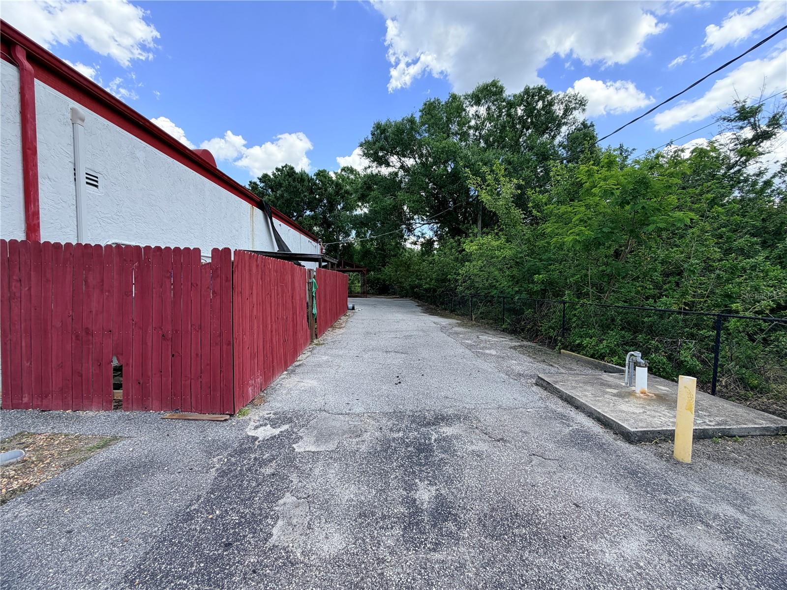 18843 N 41 Hwy Property Photo 8