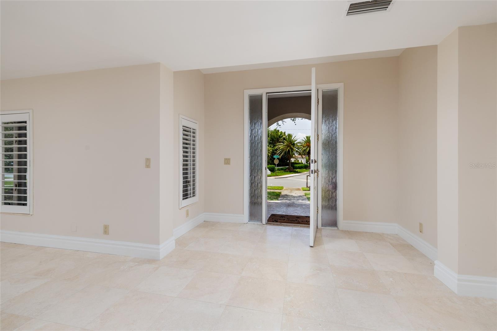 300 Brightwaters Blvd Ne Property Photo 8