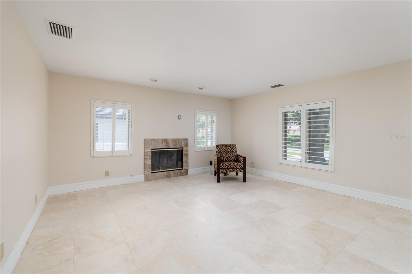 300 Brightwaters Blvd Ne Property Photo 10