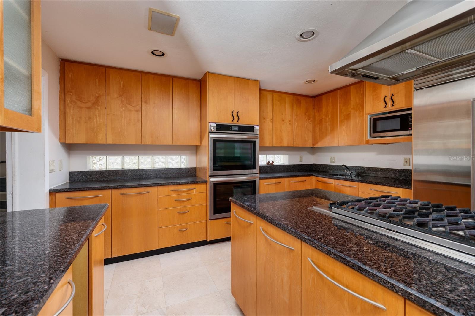 300 Brightwaters Blvd Ne Property Photo 14