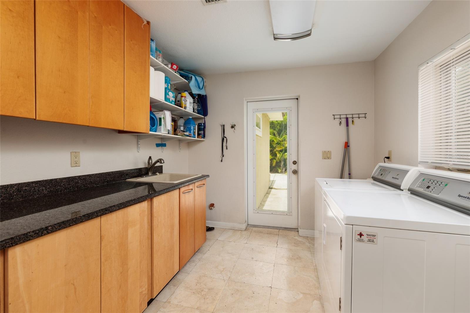 300 Brightwaters Blvd Ne Property Photo 16