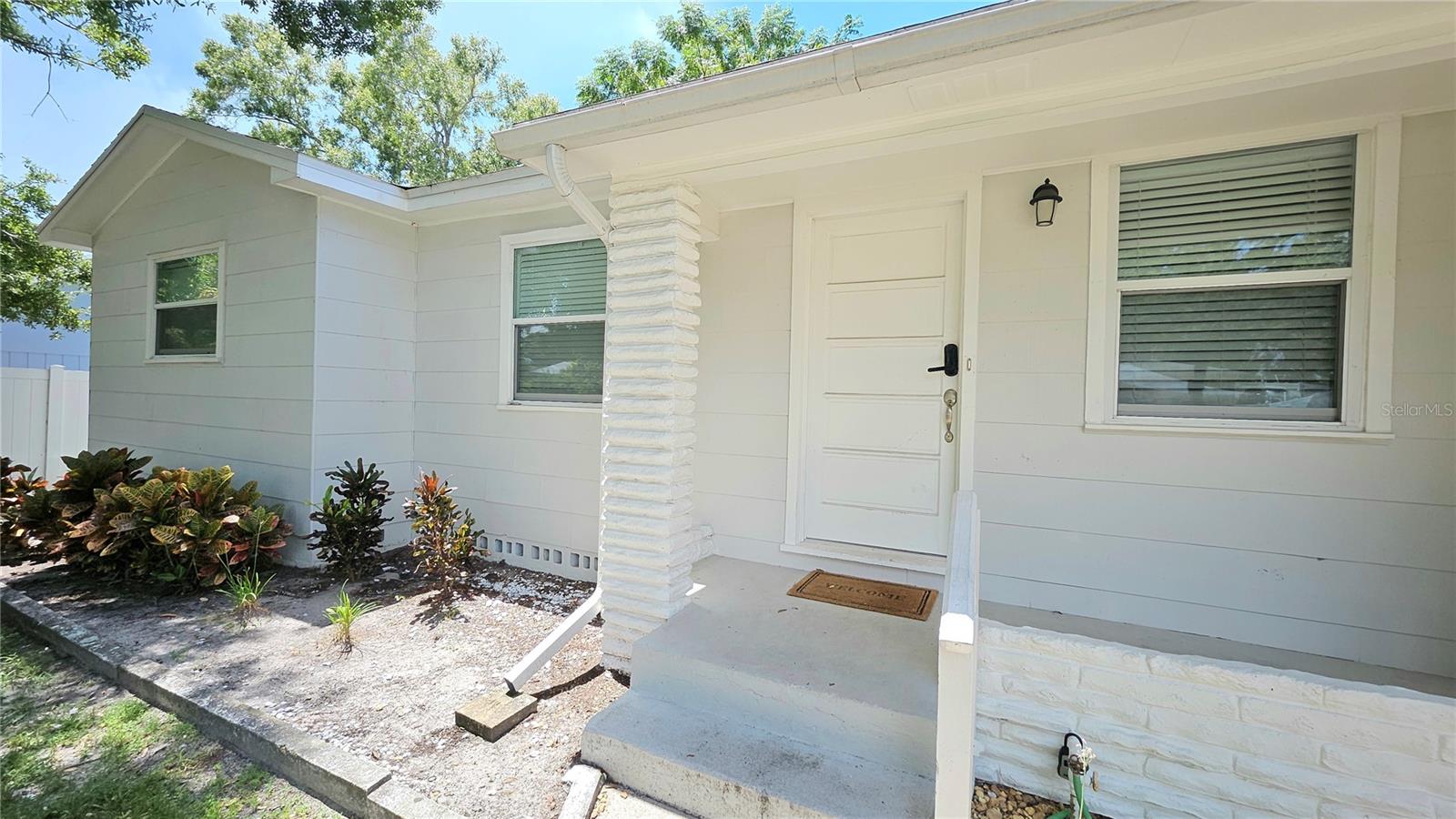 618 S Crest Ave Property Photo 3