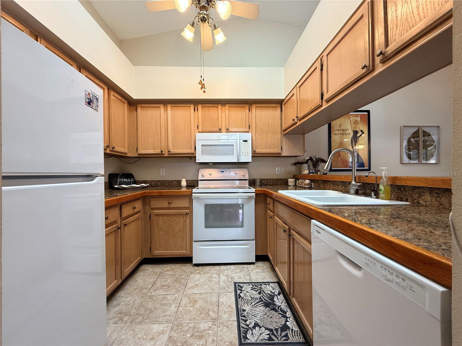2749 Countryside Blvd #14 Property Photo 8