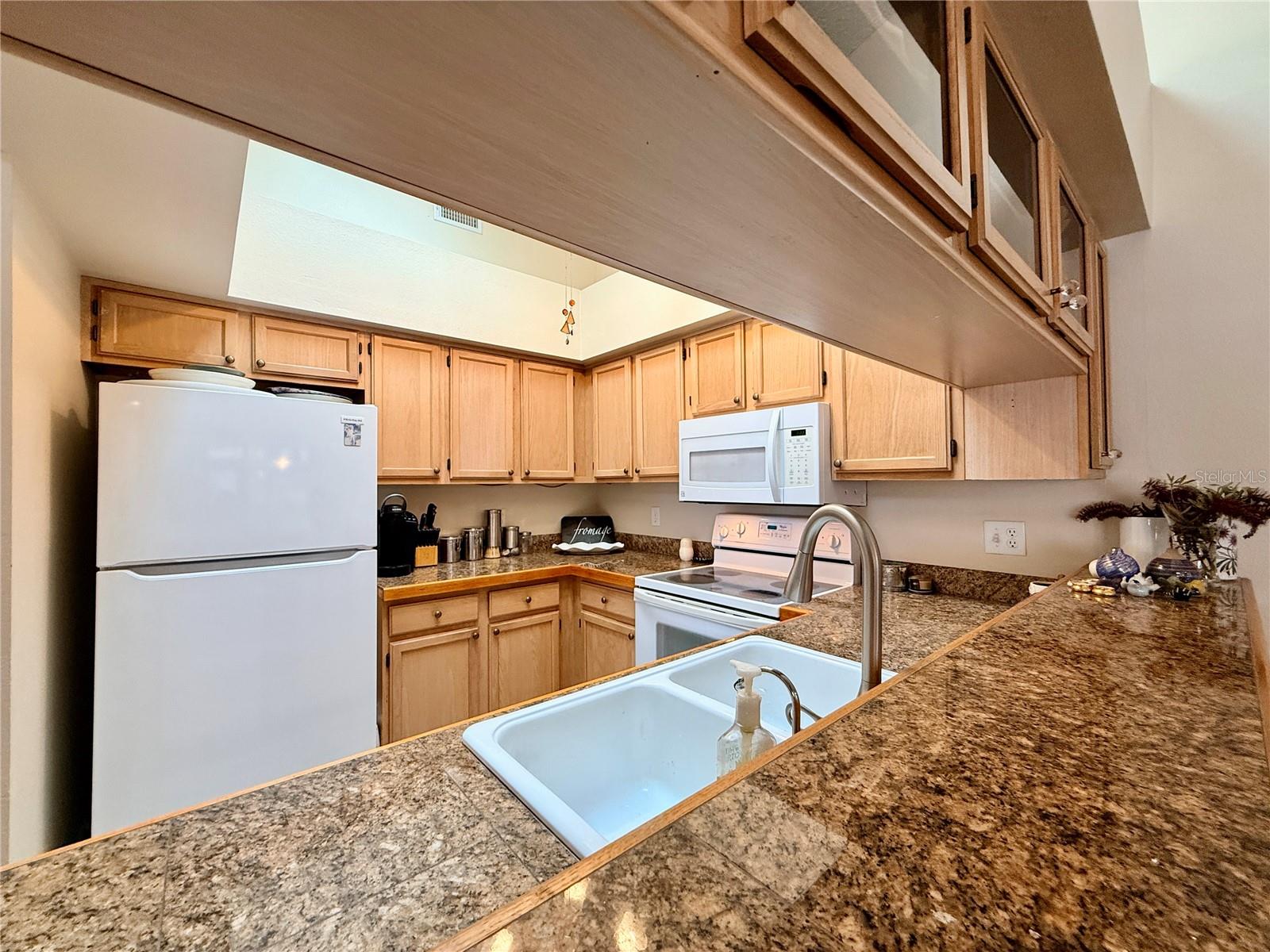 2749 Countryside Blvd #14 Property Photo 10