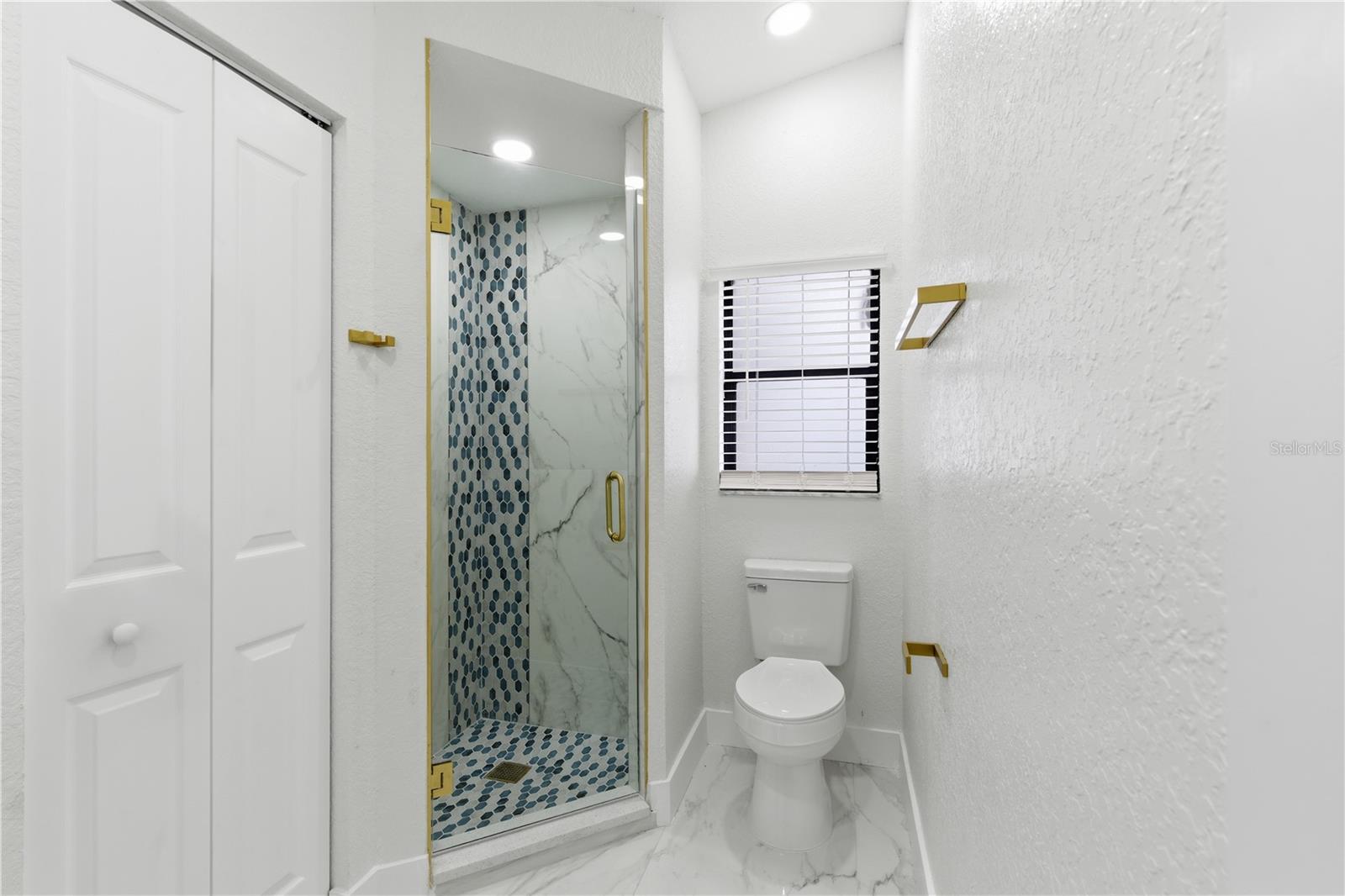 1215 Waterfall Dr Property Photo 28
