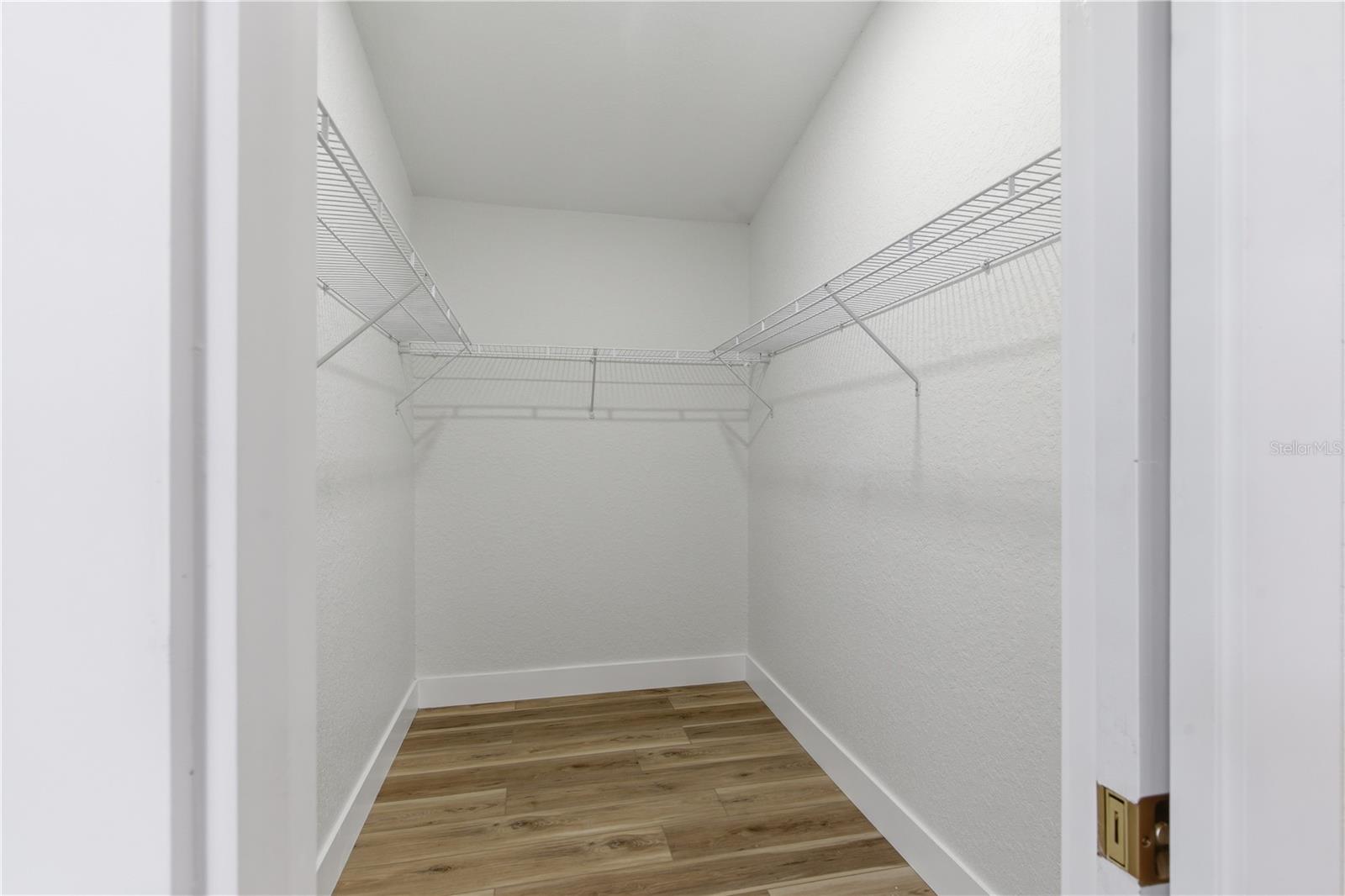 1215 Waterfall Dr Property Photo 29