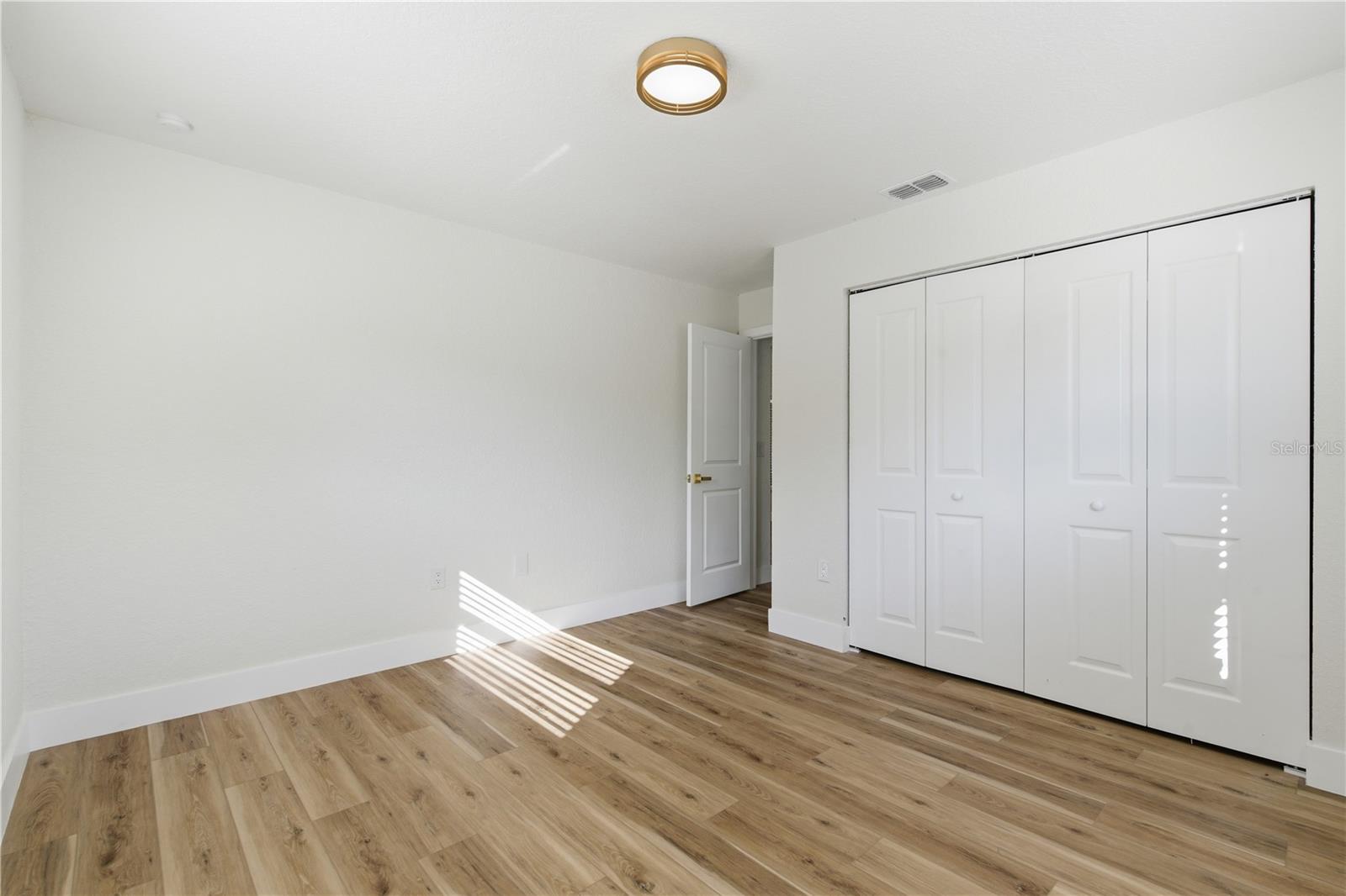 1215 Waterfall Dr Property Photo 30