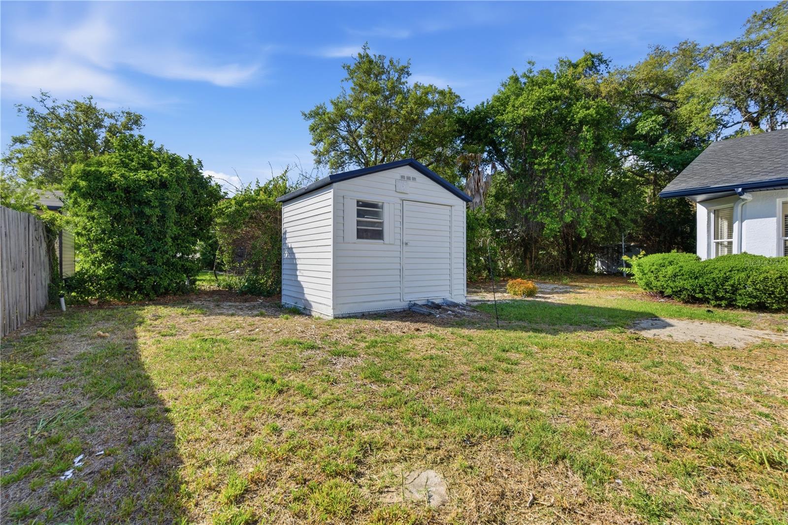 1215 Waterfall Dr Property Photo 44