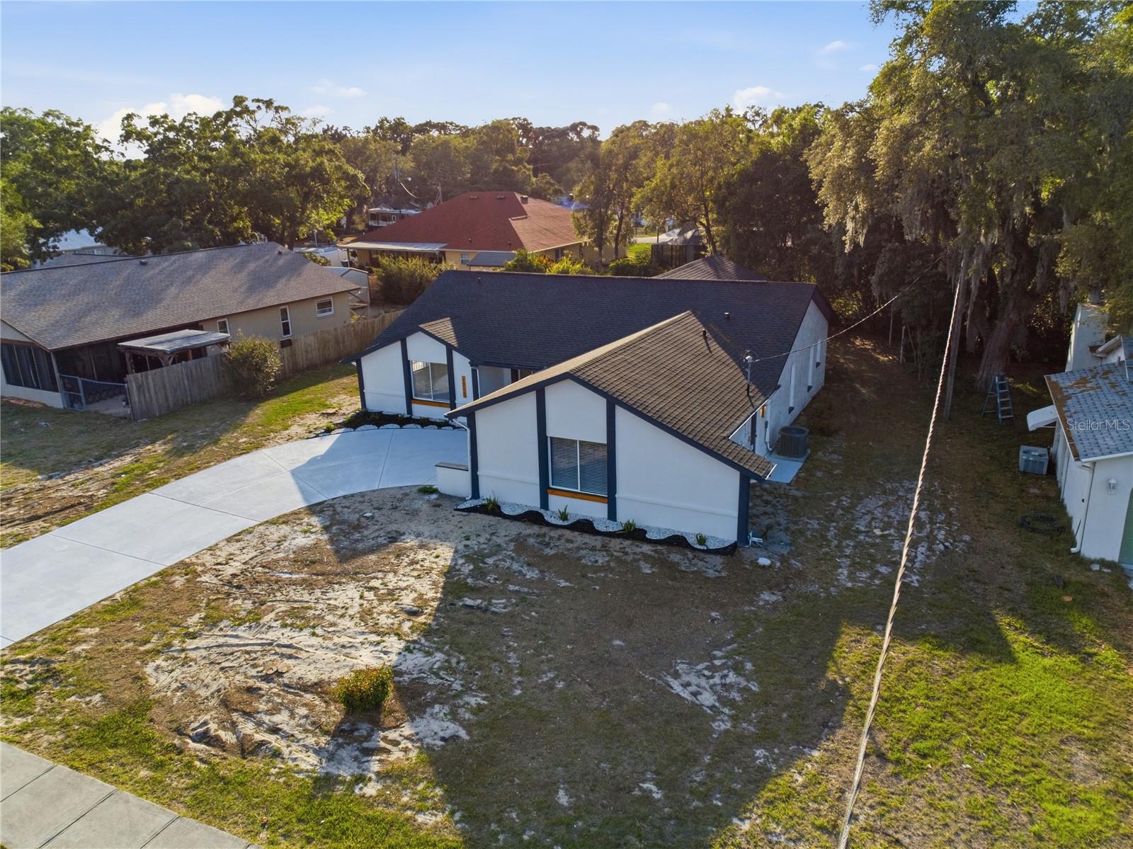 1215 Waterfall Dr Property Photo 49