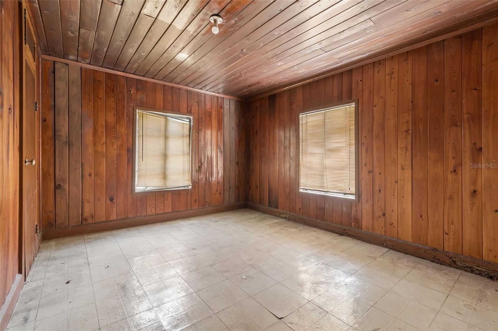 2413 Ed Brown Ln Property Photo 4