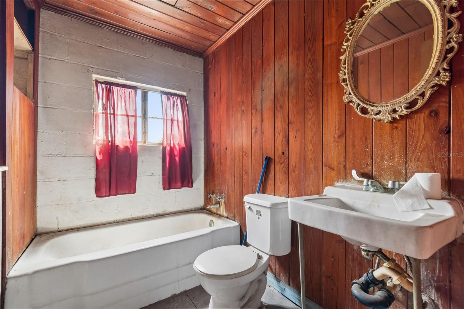 2413 Ed Brown Ln Property Photo 6