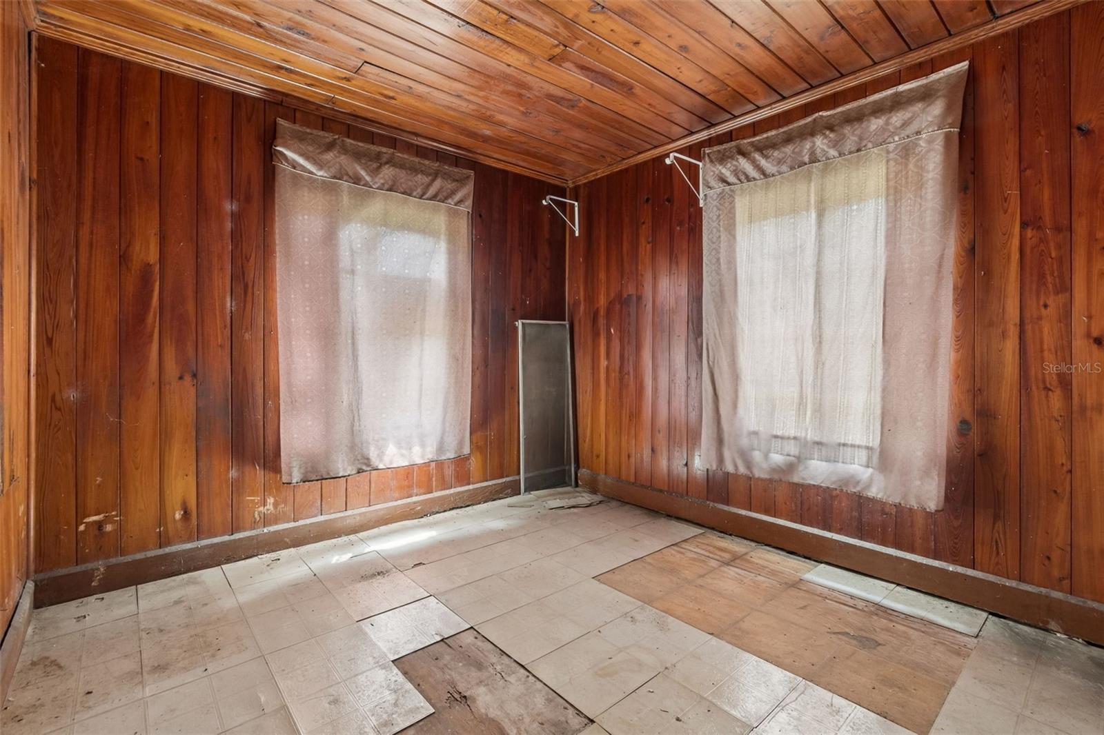 2413 Ed Brown Ln Property Photo 11