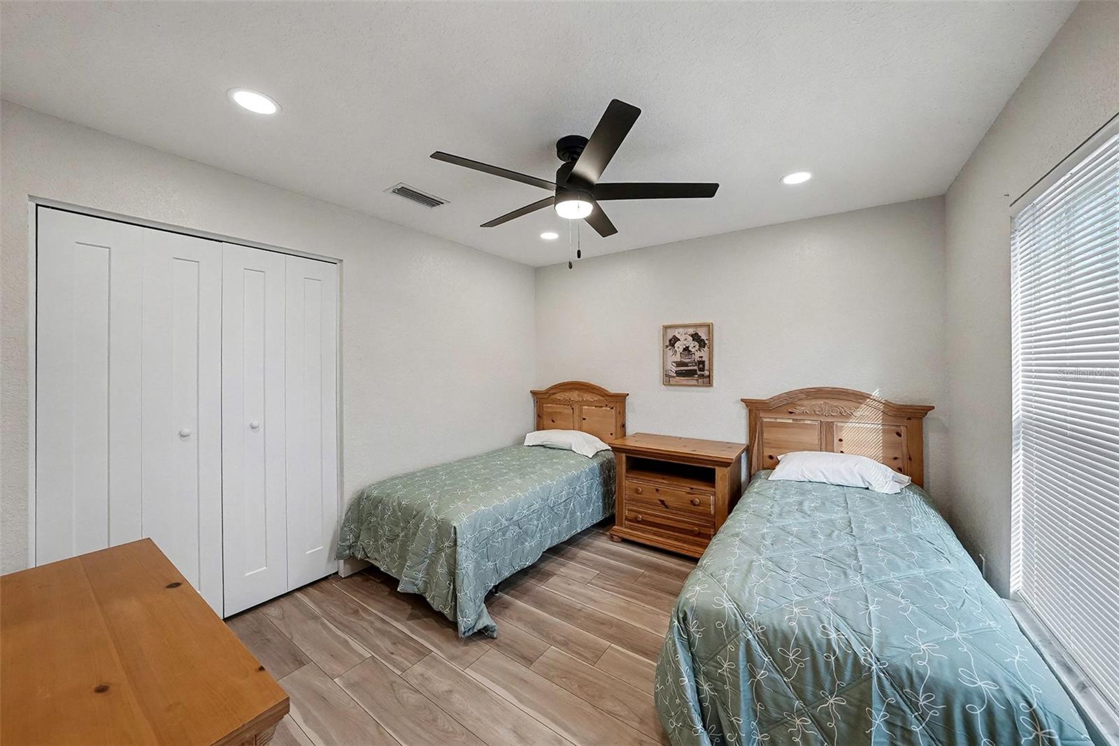 11325 Glenmont Dr Property Photo 16