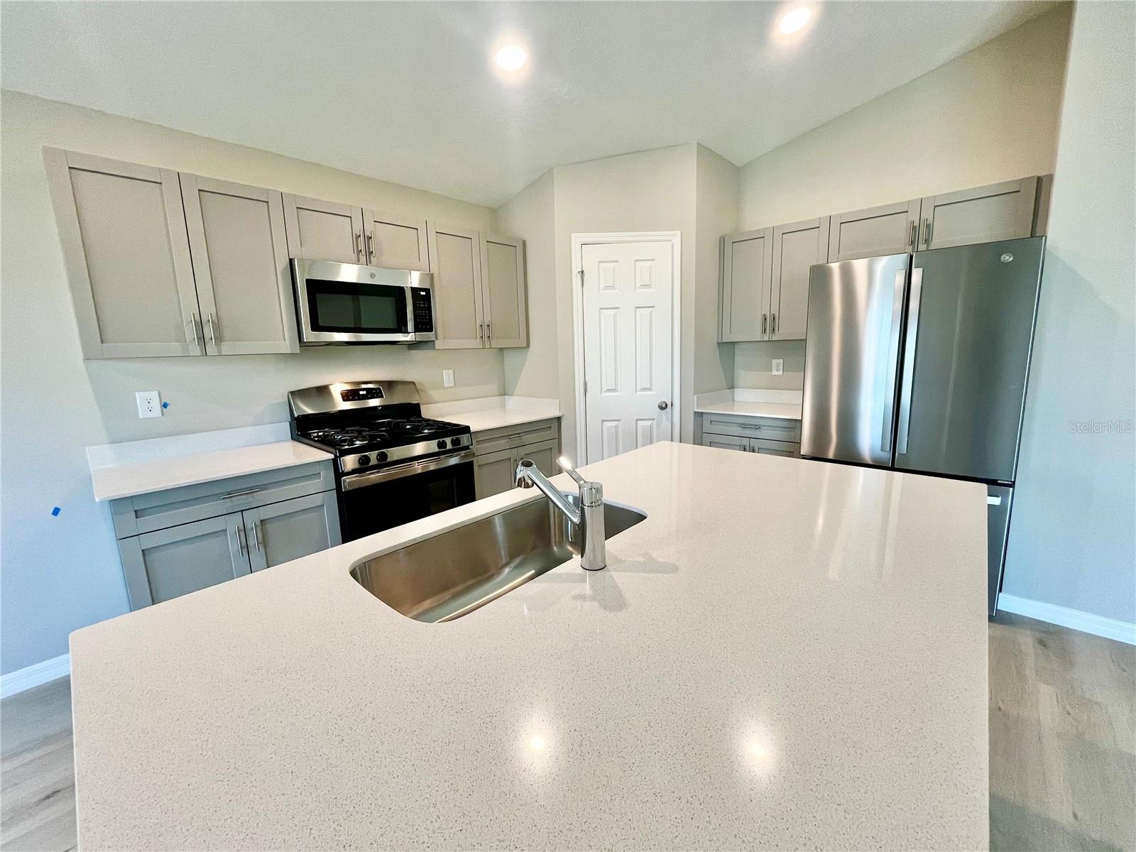 14664 Gallop Run Dr Property Photo 3
