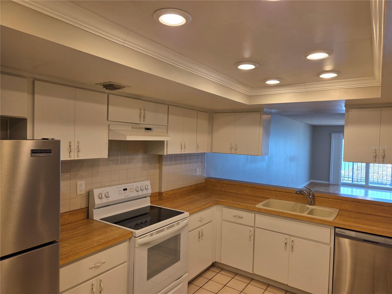 650 Island Way #202 Property Photo 20