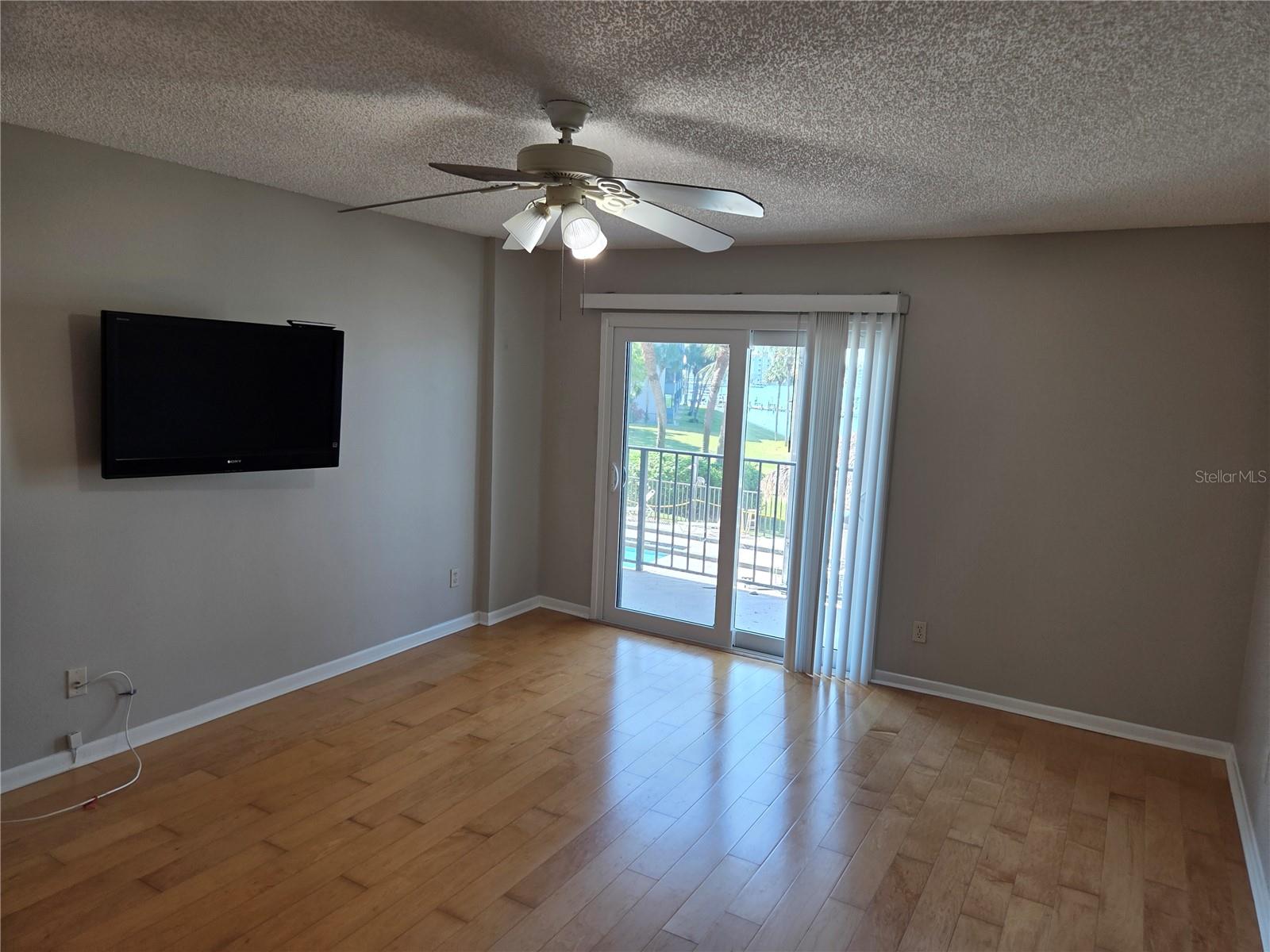 650 Island Way #202 Property Photo 28