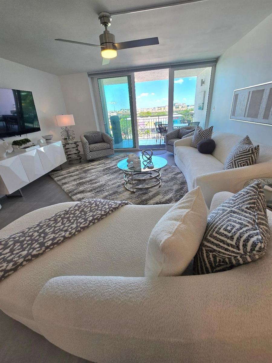 675 S Gulfview Blvd #505 Property Photo 8