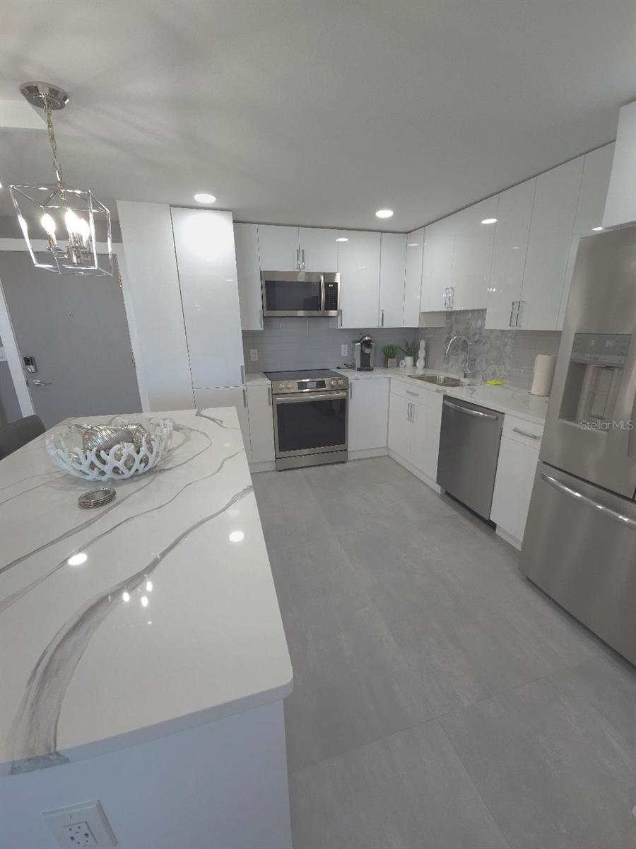 675 S Gulfview Blvd #505 Property Photo 17