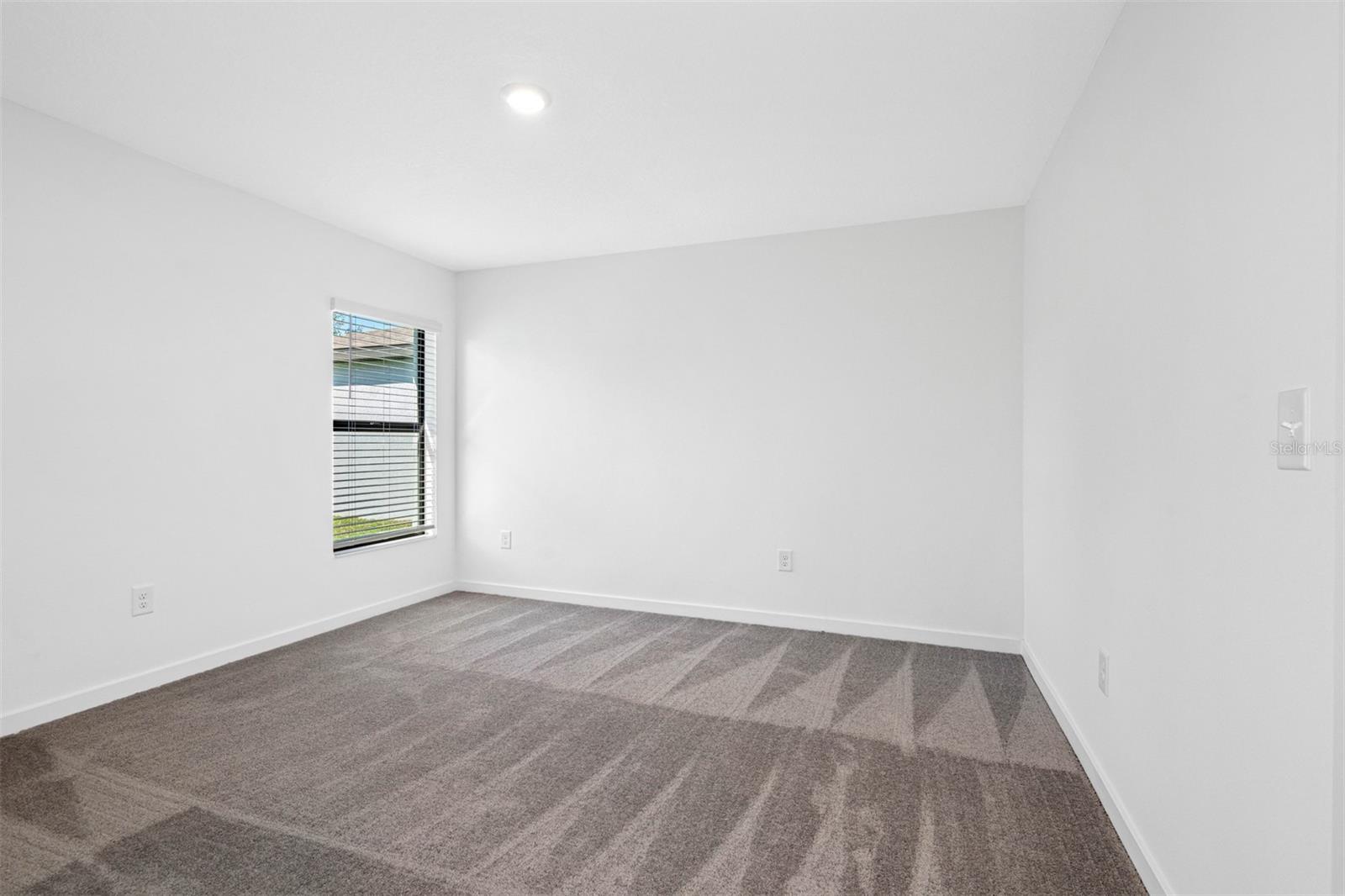 2024 Waterfall Dr Property Photo 7