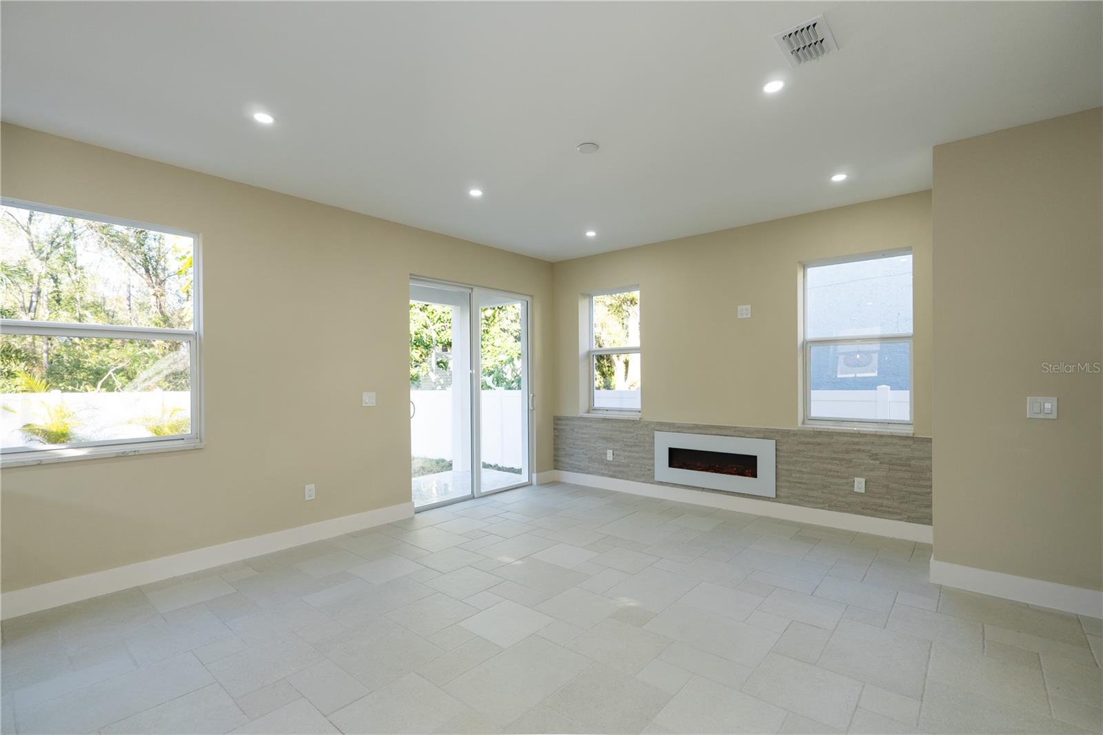 7617 Amherst St Property Photo 10