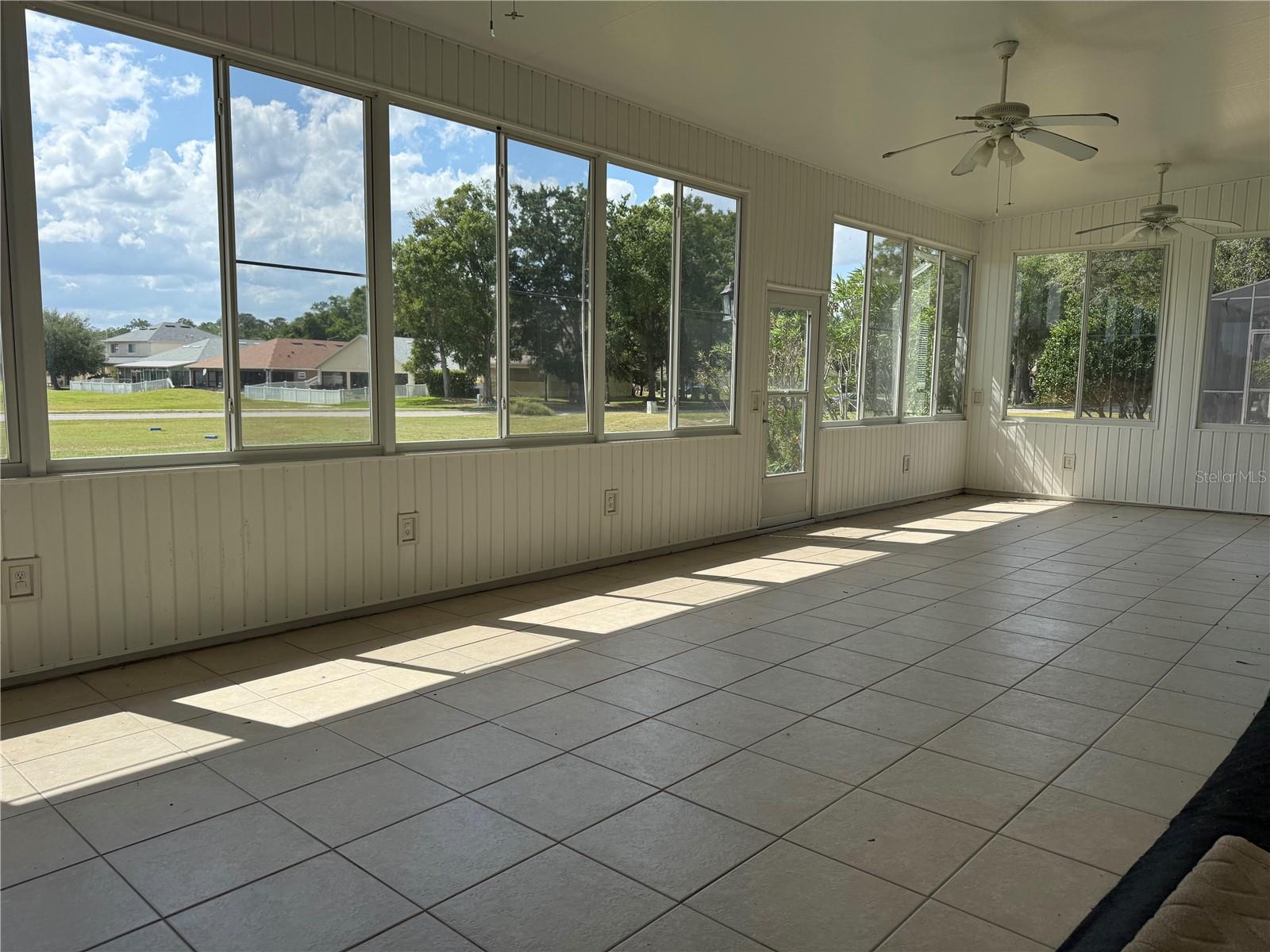 5909 Wedgefield Dr Property Photo 3